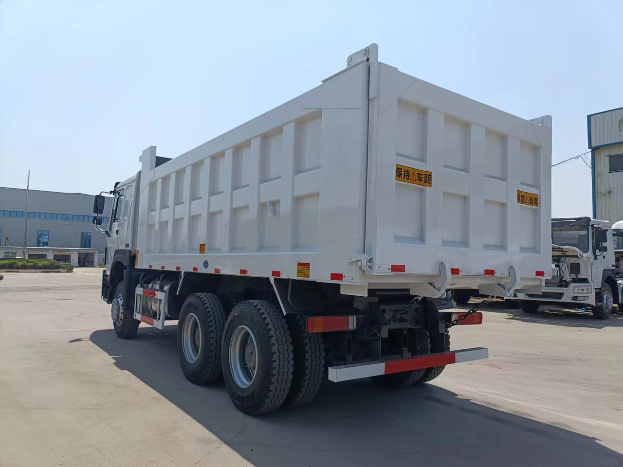 HOWO 371 6X4 - Tippbil lastbil: bild 4 HOWO 371 6X4 - Tippbil lastbil: bild 4