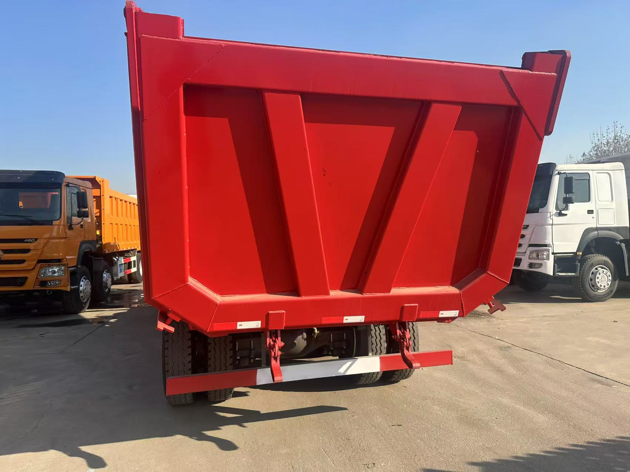 Howo HAOHAN DUMP TRUCK 8X4 - Tippbil lastbil: bild 3 Howo HAOHAN DUMP TRUCK 8X4 - Tippbil lastbil: bild 3