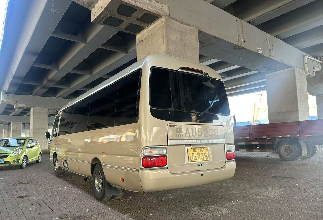 Förortsbuss Toyota 1HZ: bild 6