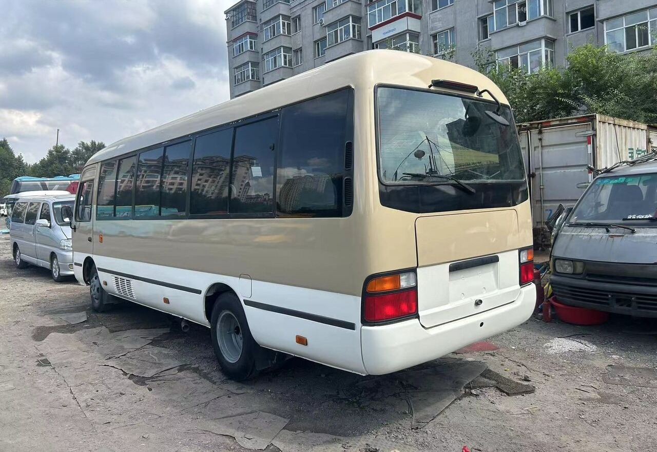 Toyota Coaster 1HZ - Förortsbuss: bild 2 Toyota Coaster 1HZ - Förortsbuss: bild 2