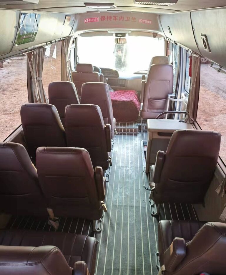 Toyota Coaster - Minibuss, Persontransport: bild 2 Toyota Coaster - Minibuss, Persontransport: bild 2