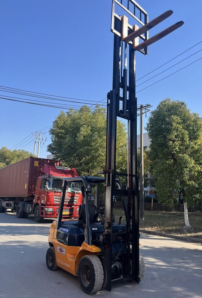 Toyota FD30 - Dieseltruck: bild 1 Toyota FD30 - Dieseltruck: bild 1