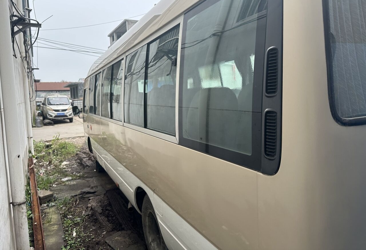 Toyota diesel Coaster - Stadsbuss: bild 1 Toyota diesel Coaster - Stadsbuss: bild 1