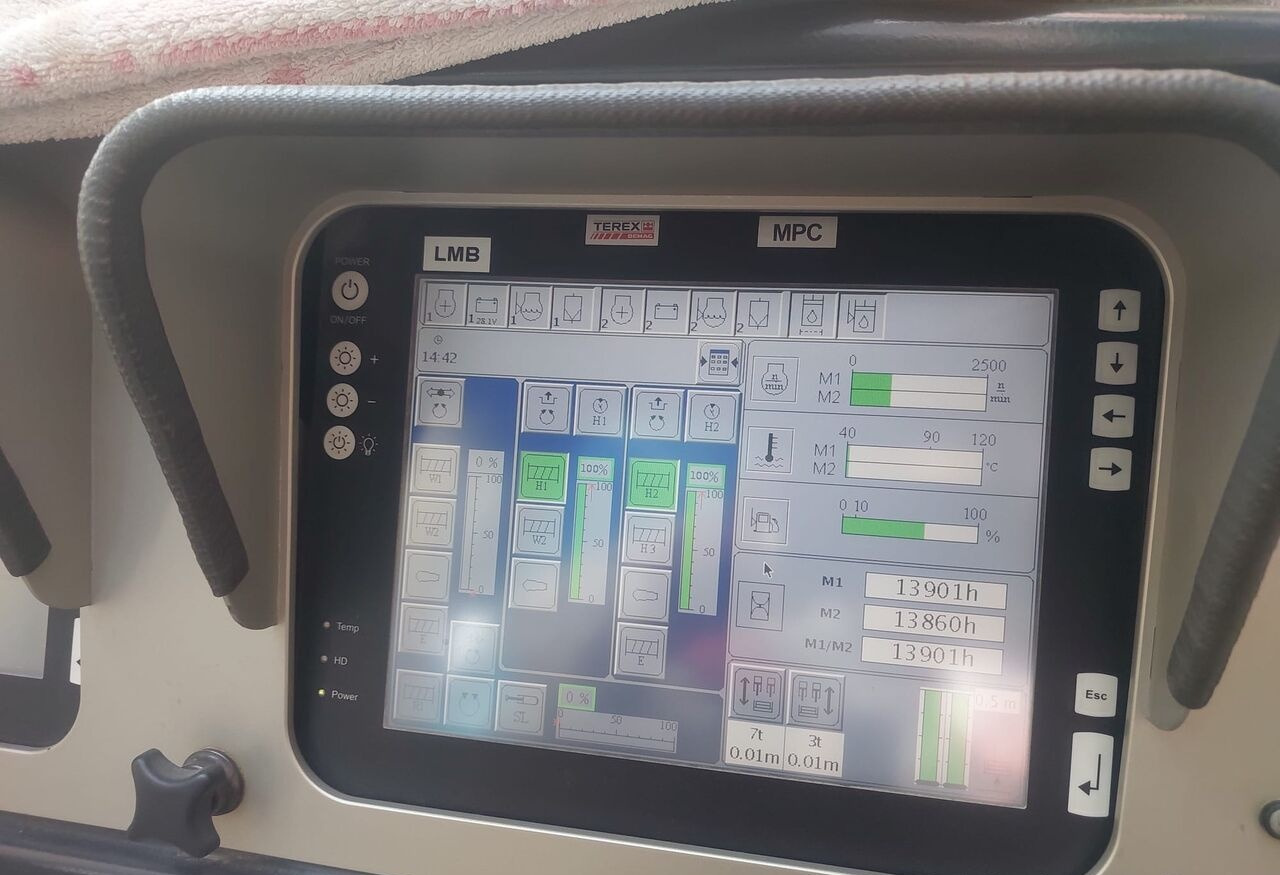 Terex Demag CC6800 - Bandgående kran: bild 3 Terex Demag CC6800 - Bandgående kran: bild 3