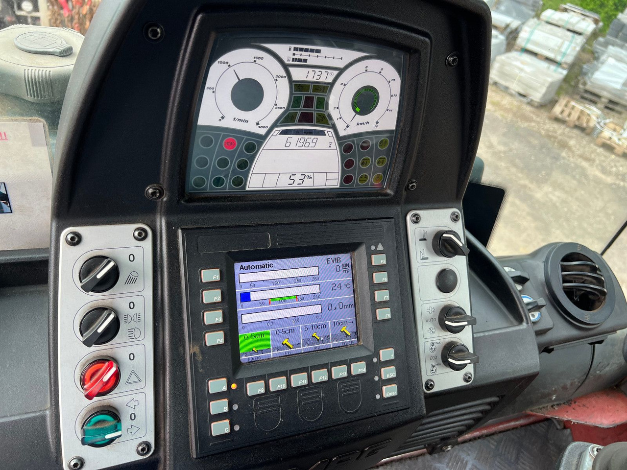 BOMAG BW 154 AP-4 AM mit Splitstreuer - Asfaltvält: bild 3 BOMAG BW 154 AP-4 AM mit Splitstreuer - Asfaltvält: bild 3