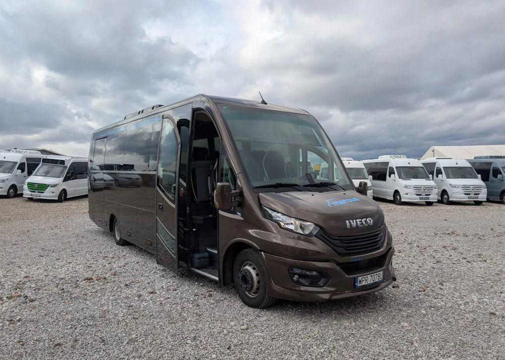 Iveco Daily - Minibuss, Persontransport: bild 1 Iveco Daily - Minibuss, Persontransport: bild 1