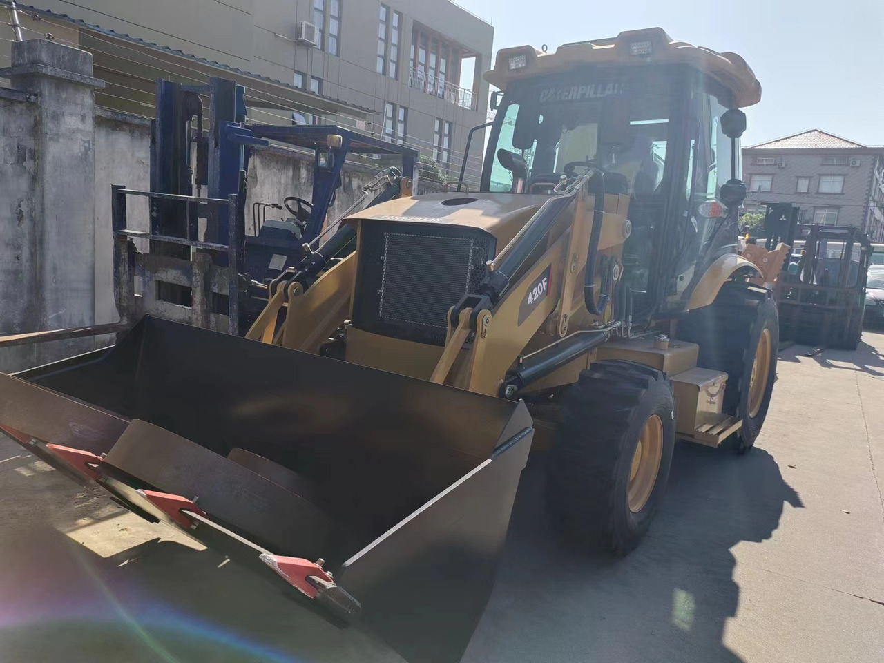 CATERPILLAR 420F - Grävlastare: bild 3 CATERPILLAR 420F - Grävlastare: bild 3