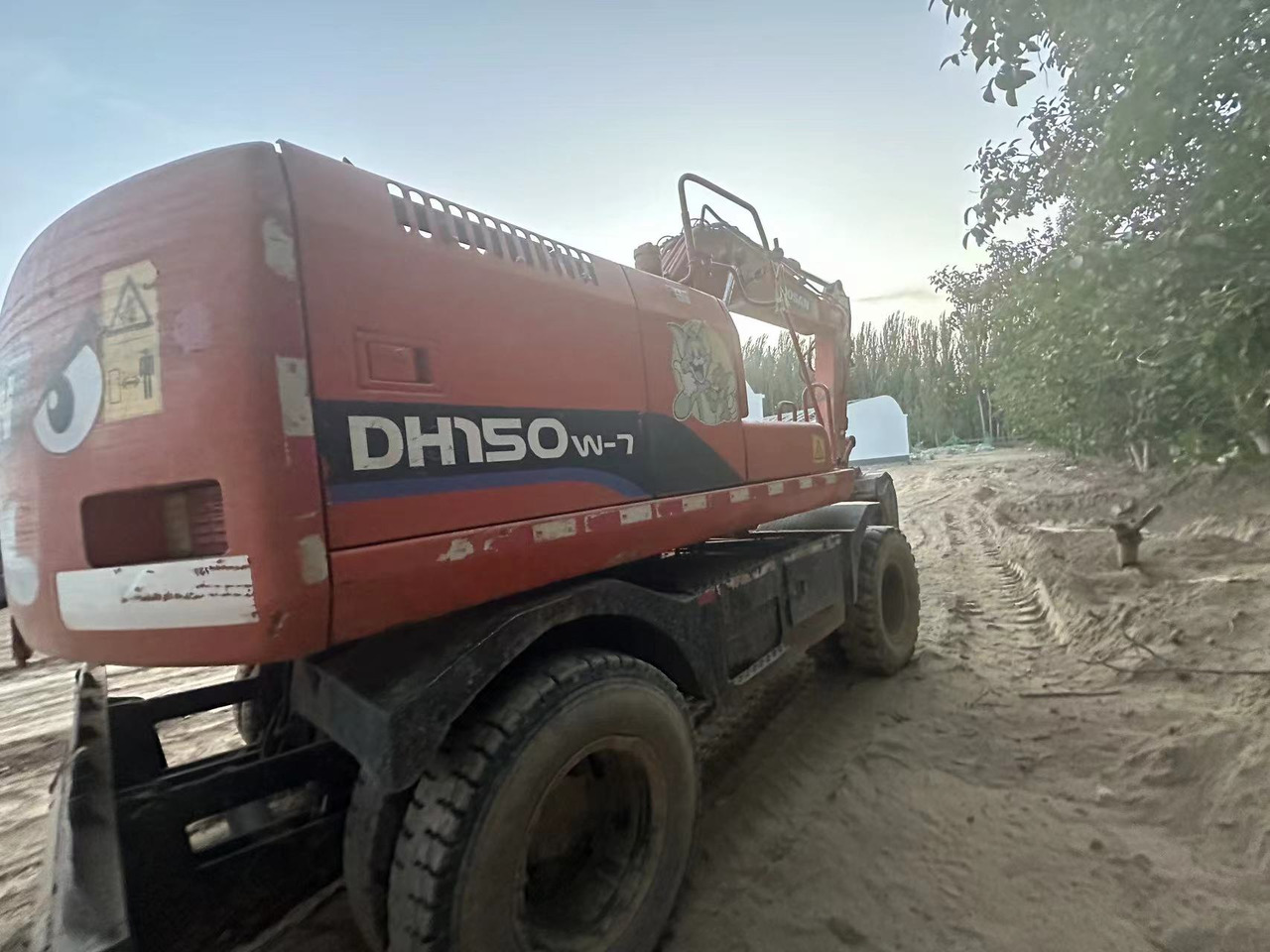 DOOSAN DH150W-7 - Grävmaskin på däck: bild 2 DOOSAN DH150W-7 - Grävmaskin på däck: bild 2