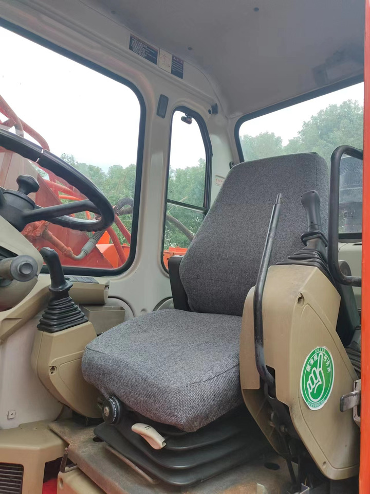 DOOSAN DH150W-7 - Grävmaskin på däck: bild 4 DOOSAN DH150W-7 - Grävmaskin på däck: bild 4