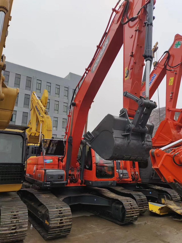 DOOSAN DX225LC - Bandgrävare: bild 1 DOOSAN DX225LC - Bandgrävare: bild 1