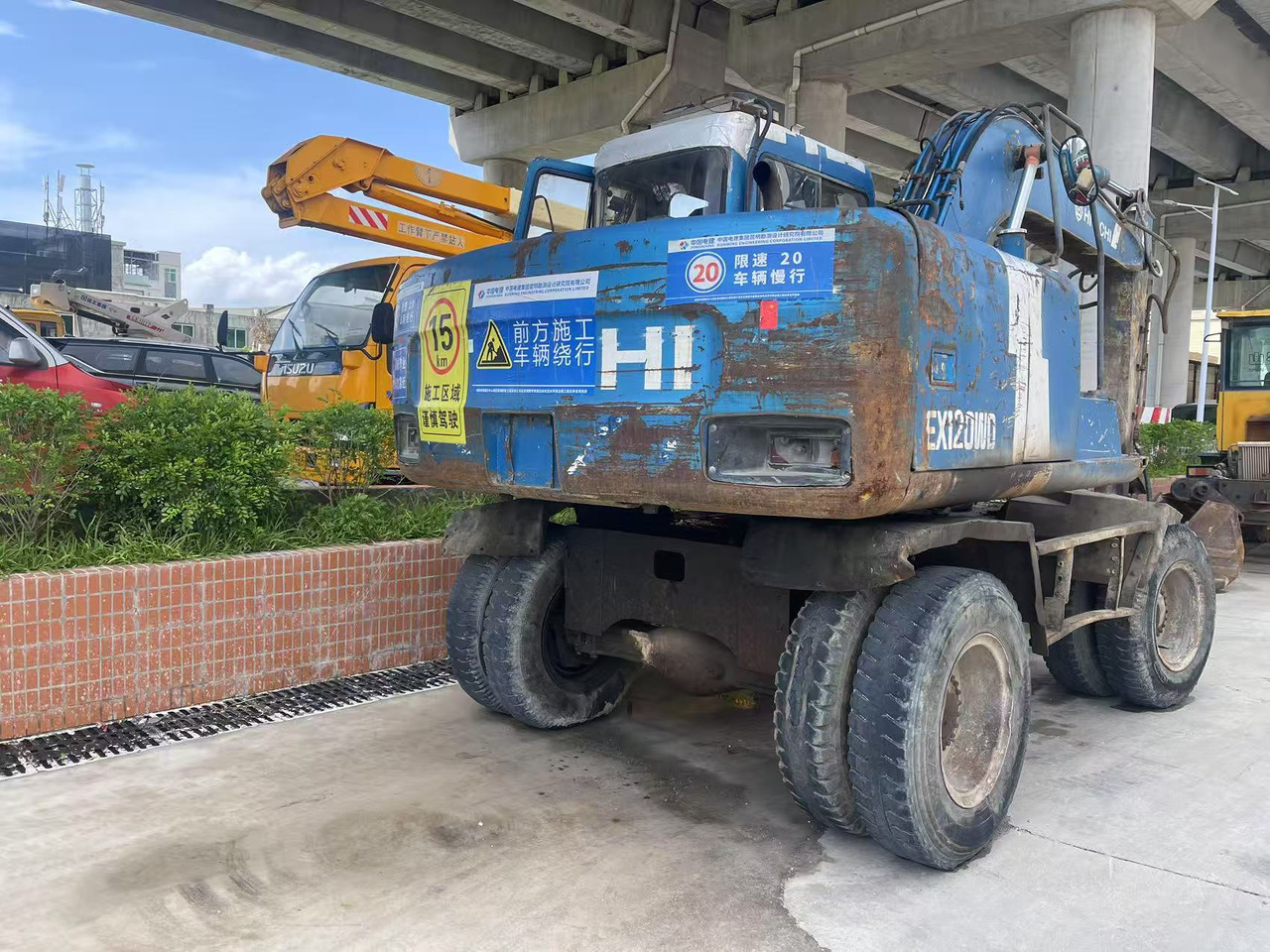 HITACHI EX100WD-2 - Grävmaskin på däck: bild 3 HITACHI EX100WD-2 - Grävmaskin på däck: bild 3