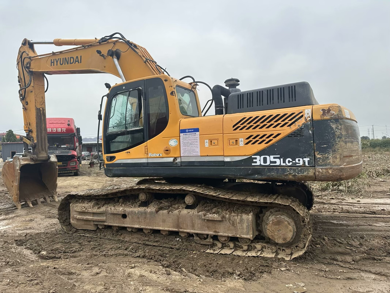 HYUNDAI R305LC-9T - Bandgrävare: bild 1 HYUNDAI R305LC-9T - Bandgrävare: bild 1