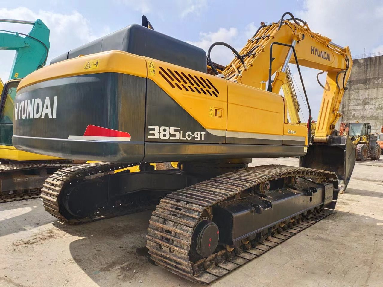HYUNDAI R385LC-9T R305 R220 - Bandgrävare: bild 1 HYUNDAI R385LC-9T R305 R220 - Bandgrävare: bild 1