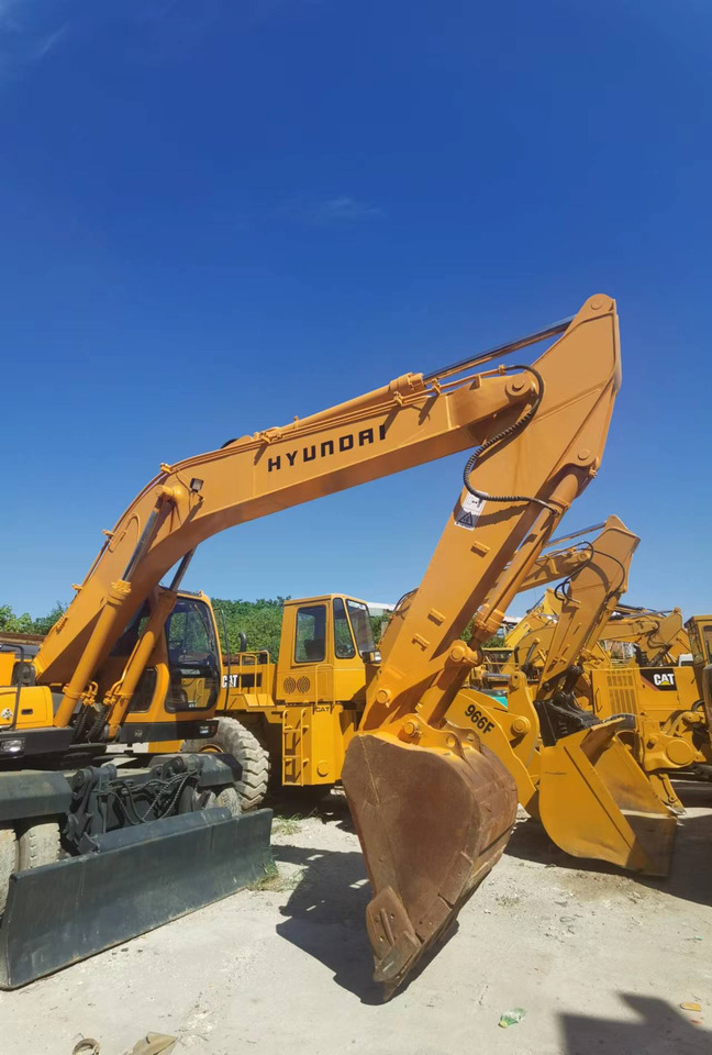 HYUNDAI ROBEX 210W-9 - Grävmaskin på däck: bild 2 HYUNDAI ROBEX 210W-9 - Grävmaskin på däck: bild 2