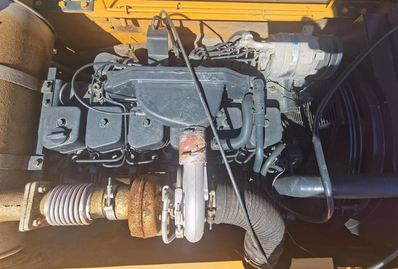 HYUNDAI ROBEX 210W-9 - Grävmaskin på däck: bild 4 HYUNDAI ROBEX 210W-9 - Grävmaskin på däck: bild 4