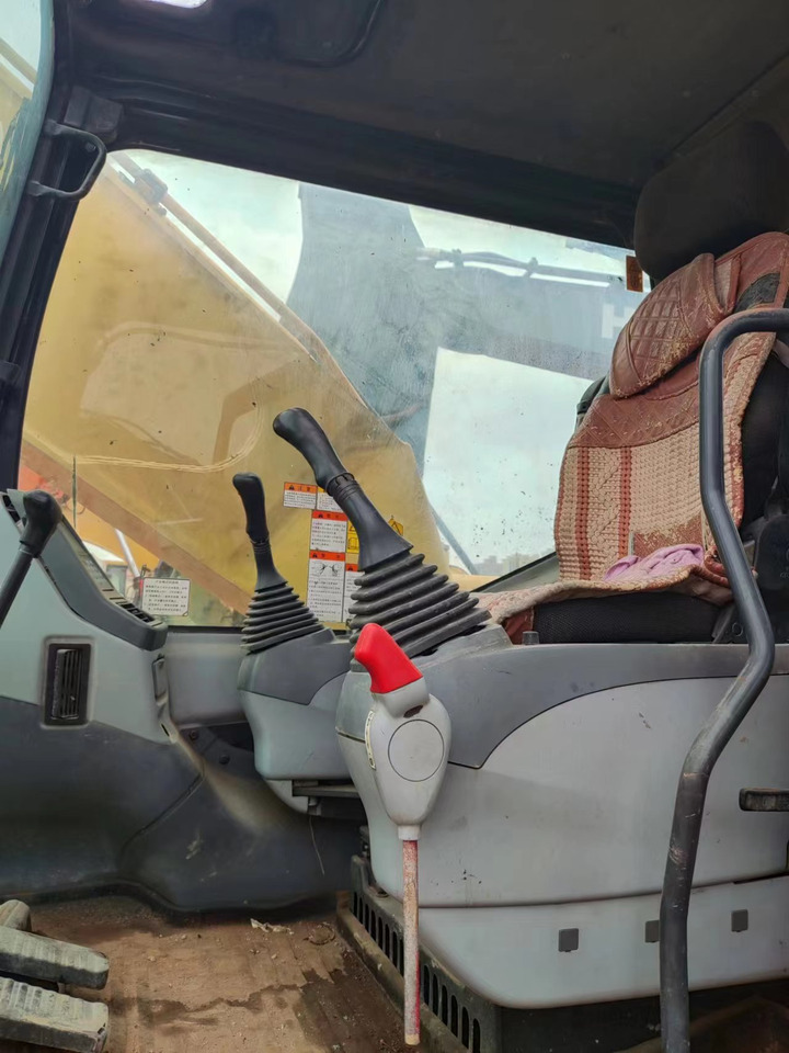 KOMATSU PC300-7 - Bandgrävare: bild 5 KOMATSU PC300-7 - Bandgrävare: bild 5