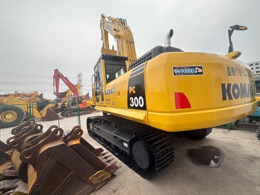 KOMATSU PC300-8 - Bandgrävare: bild 1 KOMATSU PC300-8 - Bandgrävare: bild 1