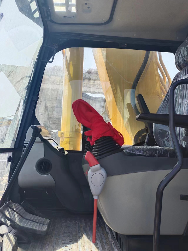 KOMATSU PC450-8 - Bandgrävare: bild 3 KOMATSU PC450-8 - Bandgrävare: bild 3