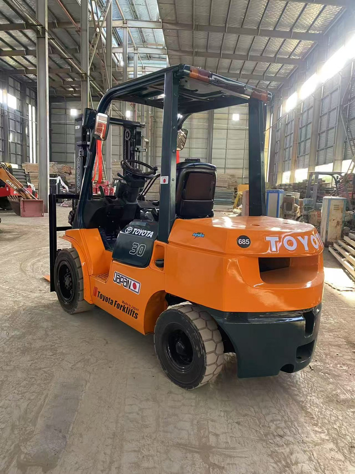 TOYOTA FD30 - Dieseltruck: bild 2 TOYOTA FD30 - Dieseltruck: bild 2