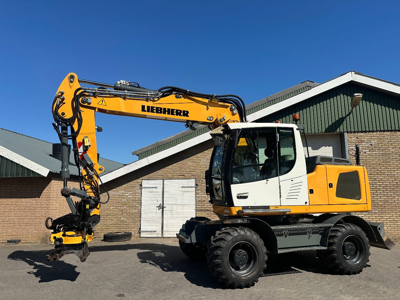 Liebherr A916 - Grävmaskin på däck: bild 2 Liebherr A916 - Grävmaskin på däck: bild 2