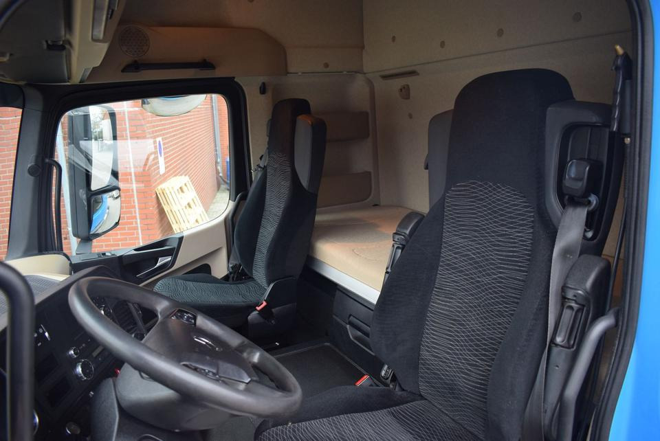 Dragbil Mercedes-Benz Actros 1843 Stream Space Kipphydraulik Klima: bild 17 Dragbil Mercedes-Benz Actros 1843 Stream Space Kipphydraulik Klima: bild 17