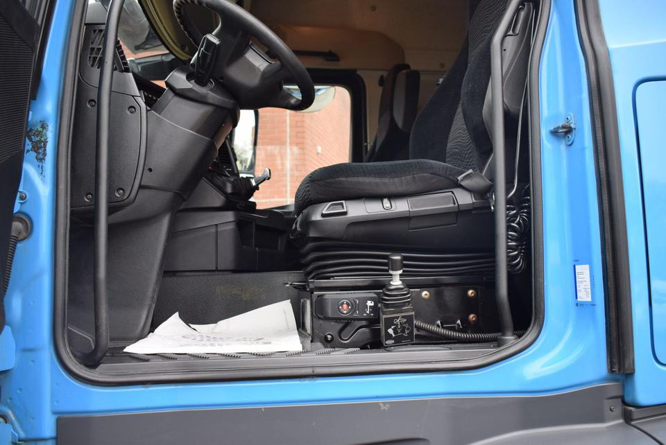 Dragbil Mercedes-Benz Actros 1843 Stream Space Kipphydraulik Klima: bild 16 Dragbil Mercedes-Benz Actros 1843 Stream Space Kipphydraulik Klima: bild 16