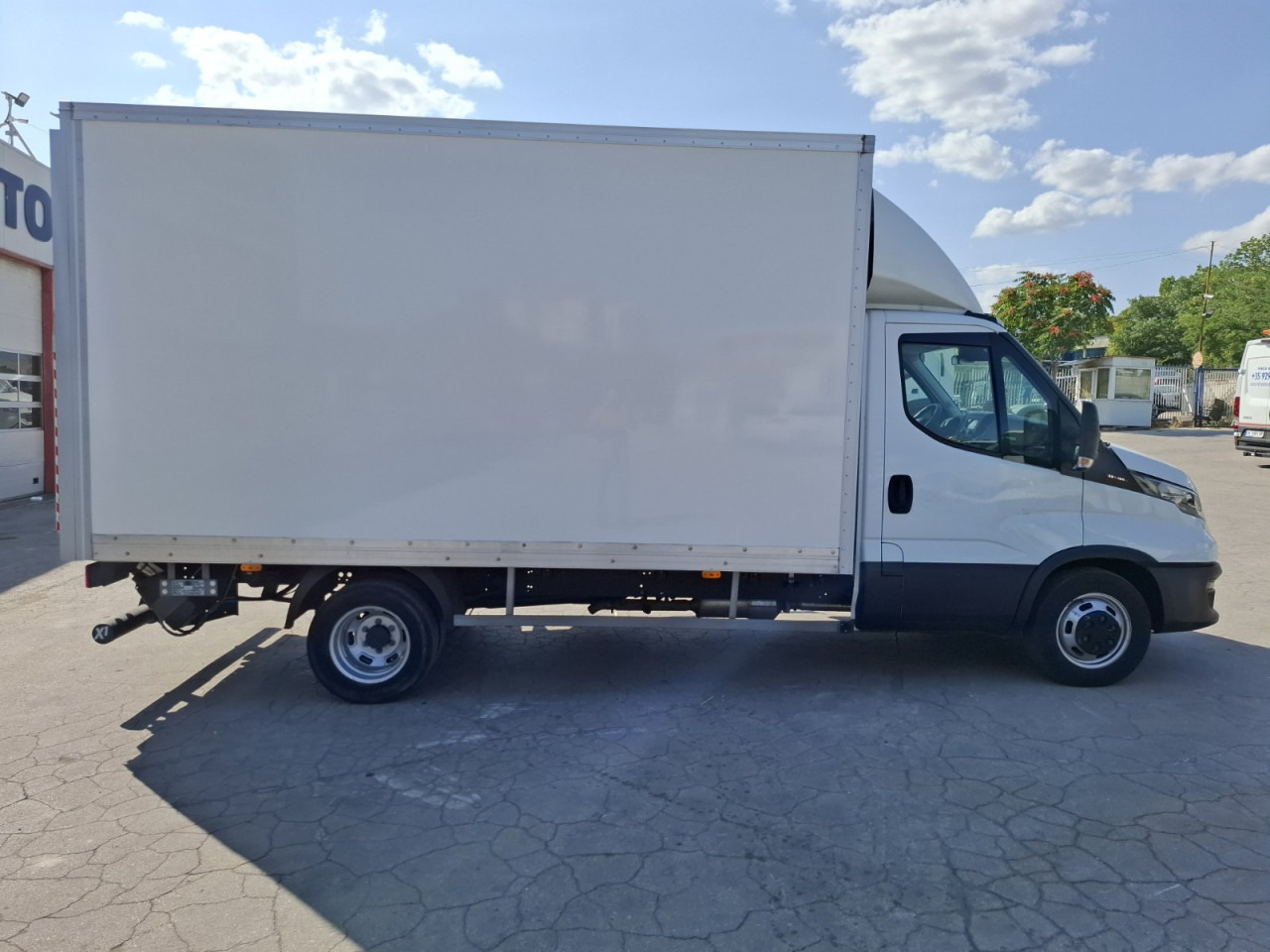 Volymskåp IVECO Daily 35C16H3.0 box/lift: bild 9