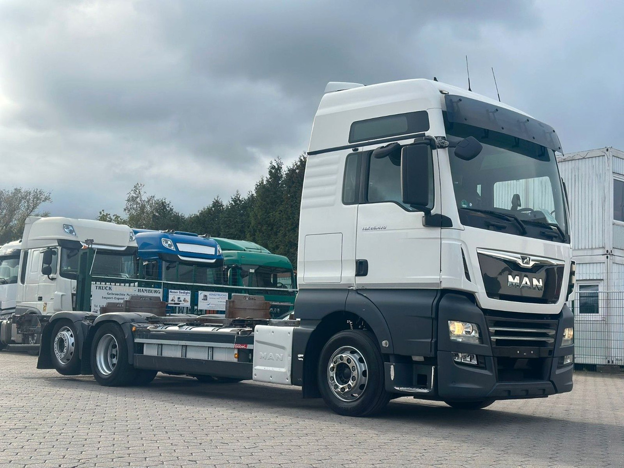 MAN 26.470*Intarder+ Lenk+Lift+Kühlbox - Containerbil/ Växelflak lastbil: bild 1 MAN 26.470*Intarder+ Lenk+Lift+Kühlbox - Containerbil/ Växelflak lastbil: bild 1