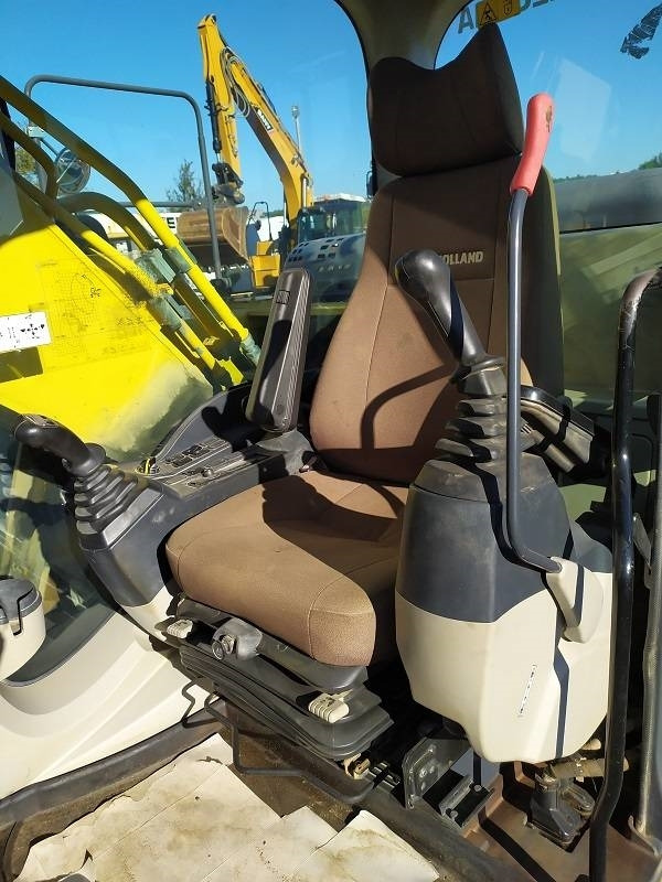 New Holland E 265 C - Bandgrävare: bild 4 New Holland E 265 C - Bandgrävare: bild 4