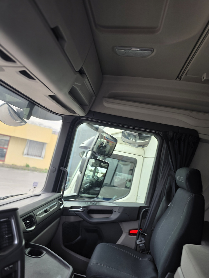 Containerbil/ Växelflak lastbil SCANIA R 450: bild 16