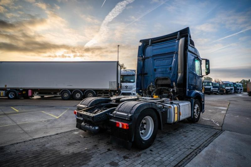 Mercedes ACTROS 1846 LS + HYDR. - Dragbil: bild 4 Mercedes ACTROS 1846 LS + HYDR. - Dragbil: bild 4