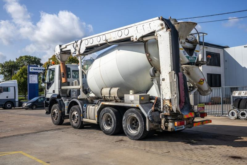 Iveco TRAKKER 400+BAND/TAPIS/BELT T40 - Betongbil: bild 4 Iveco TRAKKER 400+BAND/TAPIS/BELT T40 - Betongbil: bild 4