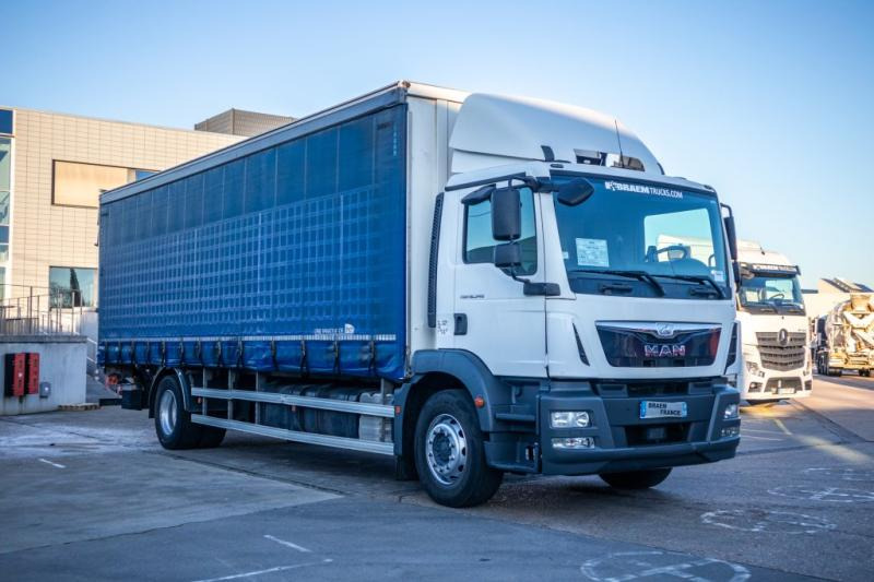 MAN TGM 18.340 BL+DHOLLANDIA - Kapellbil: bild 2 MAN TGM 18.340 BL+DHOLLANDIA - Kapellbil: bild 2