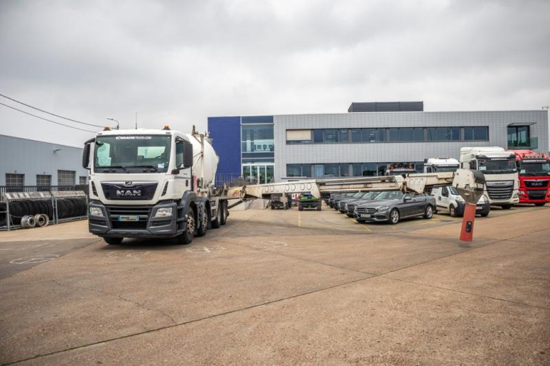 MAN TGS 32.360+PUTZMEISTER8M³+BAND/BELT/TAPIS - Betongbil: bild 1 MAN TGS 32.360+PUTZMEISTER8M³+BAND/BELT/TAPIS - Betongbil: bild 1