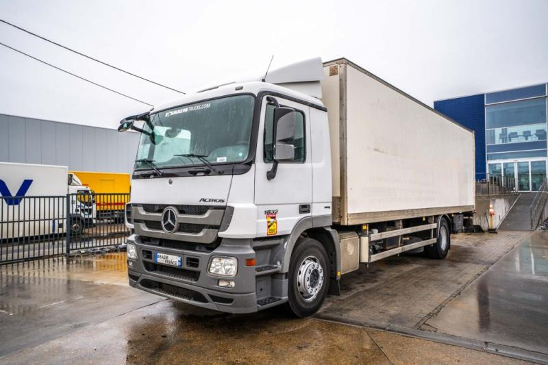 Mercedes ACTROS 1832-MP3+DHOLLANDIA 2.5T. - Lastbil med skåp: bild 1 Mercedes ACTROS 1832-MP3+DHOLLANDIA 2.5T. - Lastbil med skåp: bild 1