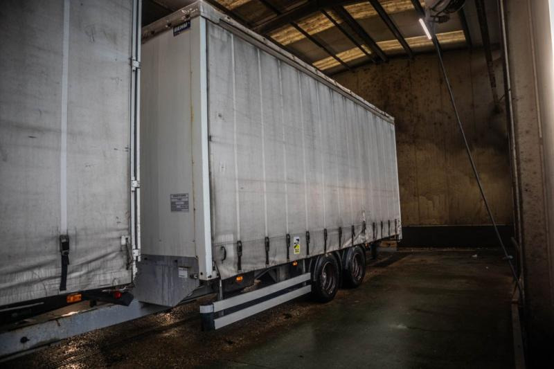 ROBUSTE-KAISER GRAND VOLUME+TOIT DECOUVRABLE - Kapellsläp: bild 1 ROBUSTE-KAISER GRAND VOLUME+TOIT DECOUVRABLE - Kapellsläp: bild 1