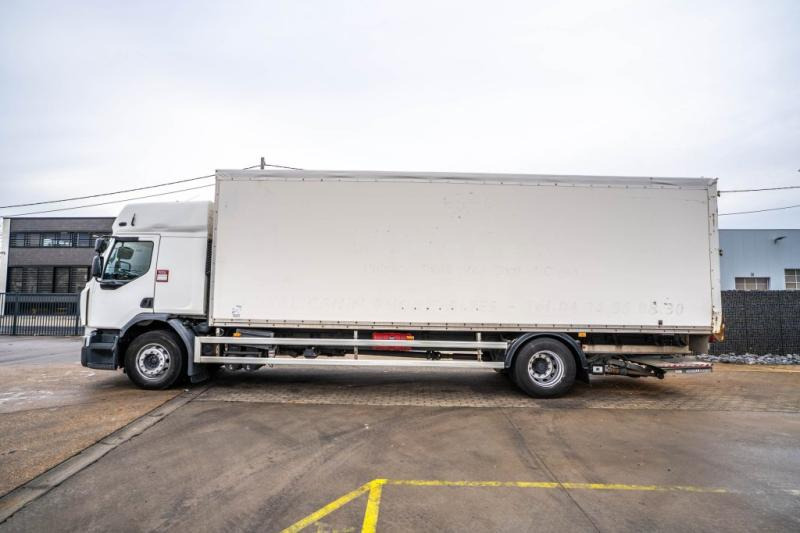 Renault D 19 280 WIDE + DHOLLANDIA 3 T. - Lastbil med skåp: bild 2 Renault D 19 280 WIDE + DHOLLANDIA 3 T. - Lastbil med skåp: bild 2