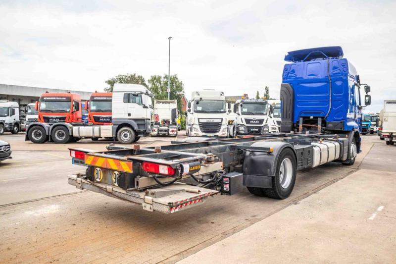 Renault PREMIUM 380DXI+E5/EEV+HAYON - Containerbil/ Växelflak lastbil: bild 3 Renault PREMIUM 380DXI+E5/EEV+HAYON - Containerbil/ Växelflak lastbil: bild 3