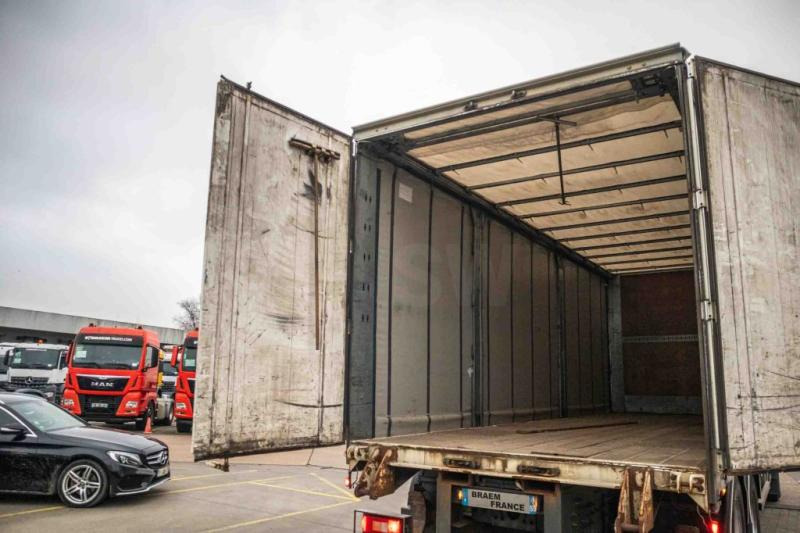 Volvo FM 330+10 pneus/tires-intarder - Kapellbil: bild 5 Volvo FM 330+10 pneus/tires-intarder - Kapellbil: bild 5