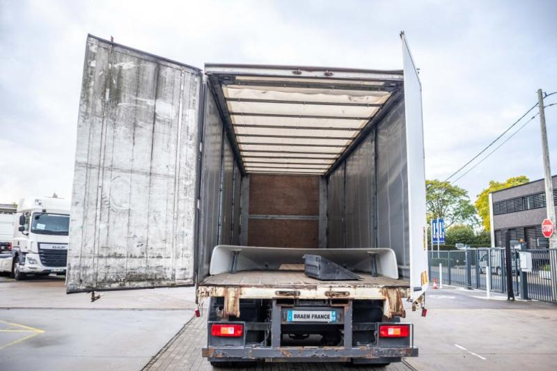 Volvo FM 330-6x2-E5+10 pneus/tires+intarder - Kapellbil: bild 5 Volvo FM 330-6x2-E5+10 pneus/tires+intarder - Kapellbil: bild 5