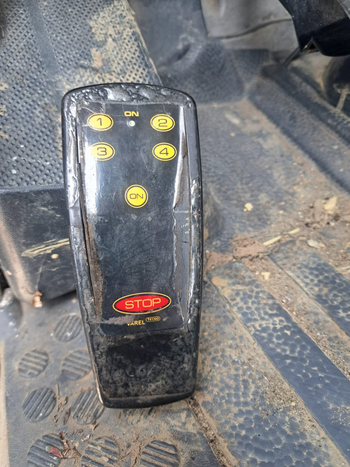 MERCEDES-BENZ 1823 - Biltransportbil lastbil: bild 3 MERCEDES-BENZ 1823 - Biltransportbil lastbil: bild 3