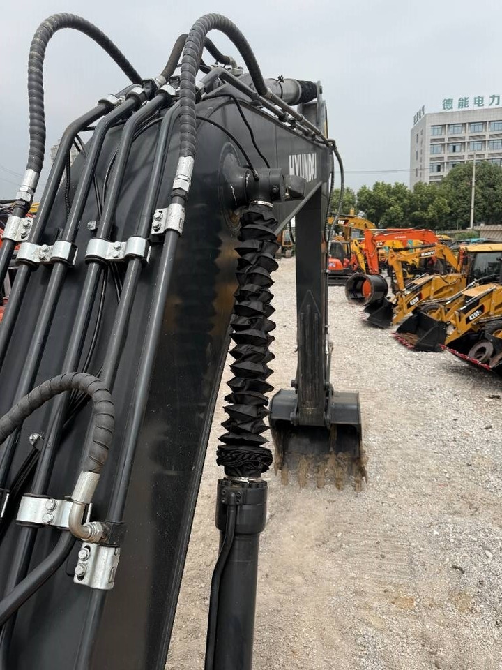 Hyundai HX 220  - Bandgrävare: bild 4 Hyundai HX 220  - Bandgrävare: bild 4