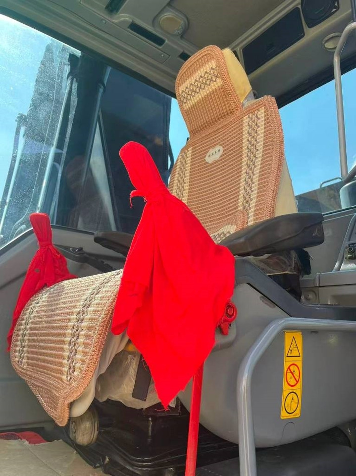 Volvo EC 240 - Bandgrävare: bild 3 Volvo EC 240 - Bandgrävare: bild 3