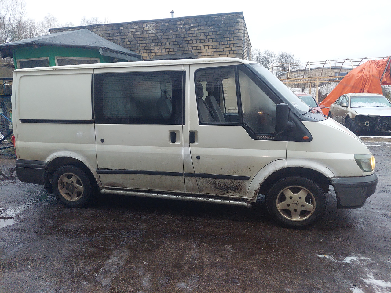 FORD - Dubbelhytt transportbil: bild 2 FORD - Dubbelhytt transportbil: bild 2