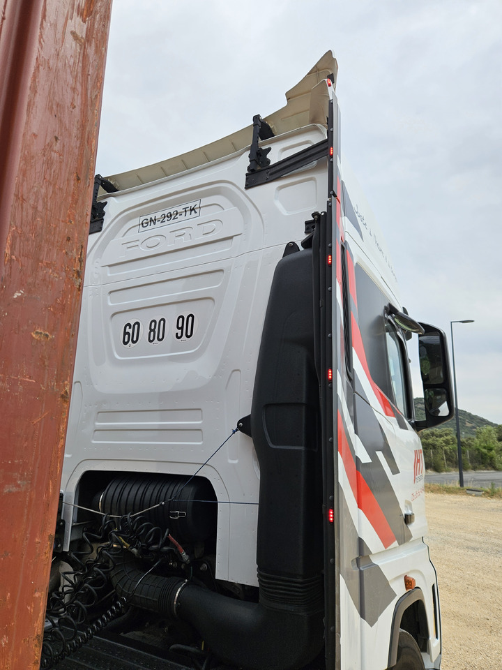 FORD Fmax 500 - Dragbil: bild 2 FORD Fmax 500 - Dragbil: bild 2