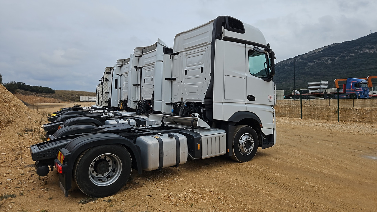 Mercedes-Benz Actros 1851 - Dragbil: bild 1 Mercedes-Benz Actros 1851 - Dragbil: bild 1