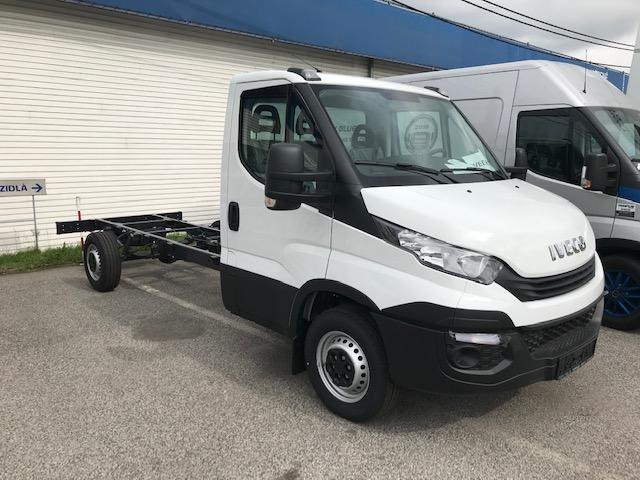Iveco DAILY PODVOZOK, 3.0 D 176k, 35S18H - Chassi lastbil, Transportbil: bild 2 Iveco DAILY PODVOZOK, 3.0 D 176k, 35S18H - Chassi lastbil, Transportbil: bild 2