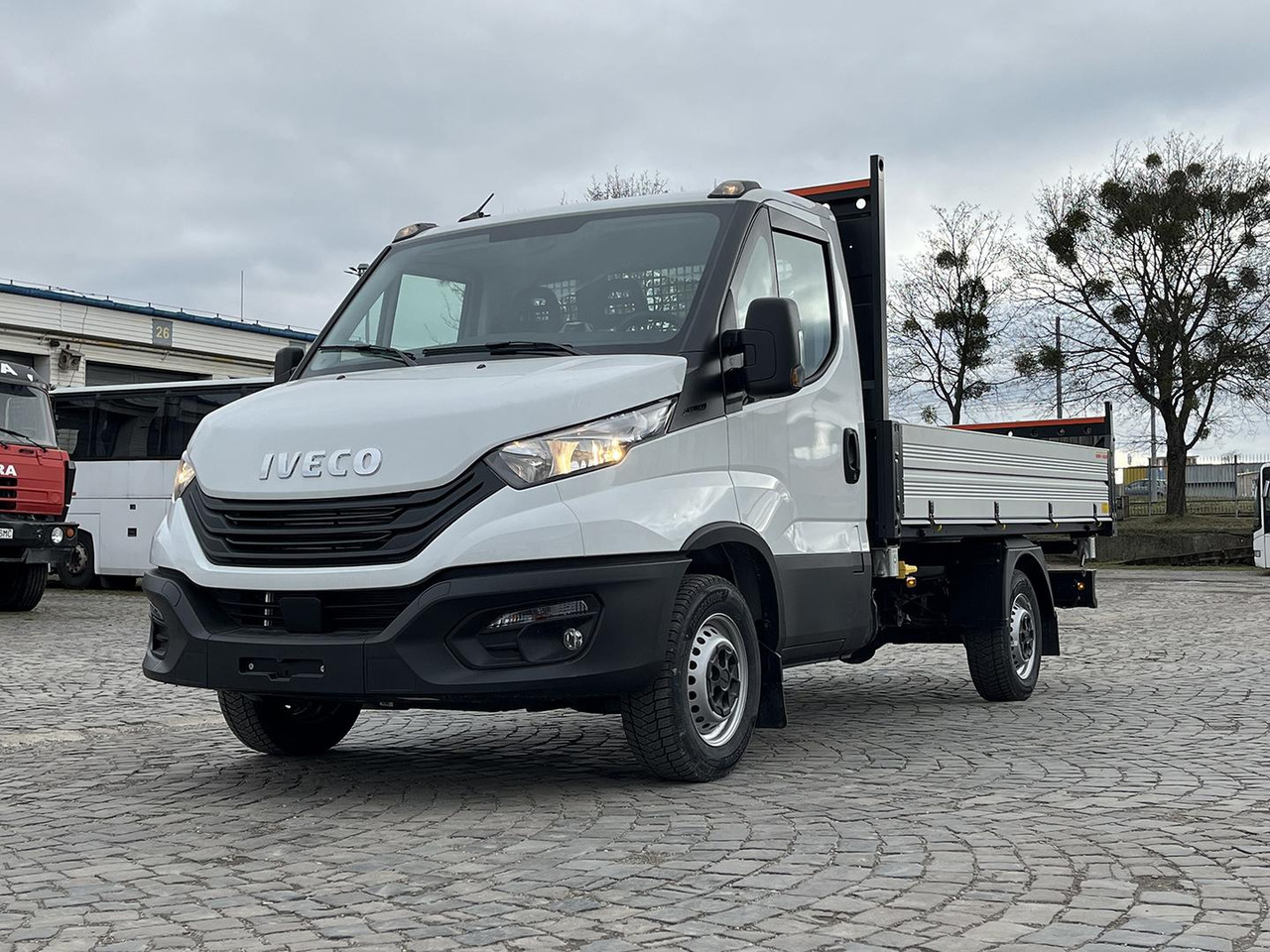 Iveco DAILY SKLÁPAČ, 2.3D, 35S16H - Transportbil med tippflak: bild 3 Iveco DAILY SKLÁPAČ, 2.3D, 35S16H - Transportbil med tippflak: bild 3