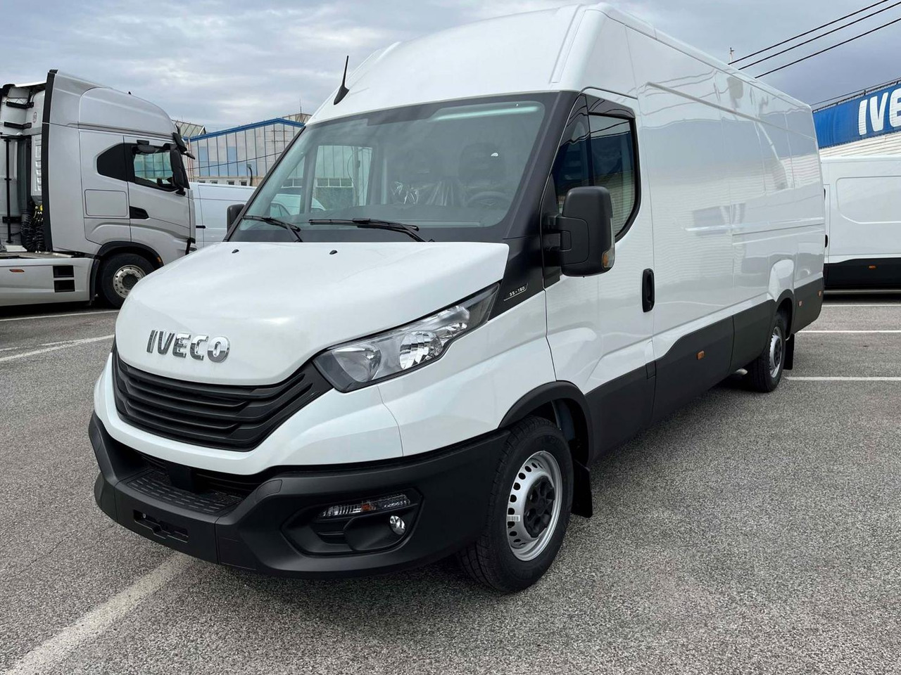 Iveco DAILY VAN, 2,3D 156k, 35S16 V - Skåpbil: bild 2 Iveco DAILY VAN, 2,3D 156k, 35S16 V - Skåpbil: bild 2