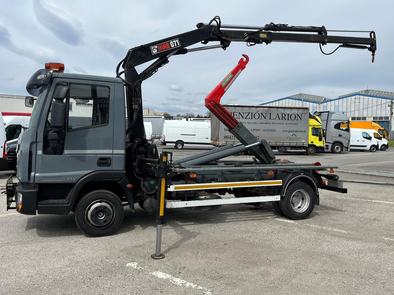 Iveco EuroCargo, 80E18, Hákový nosič kontajnerov - Lastväxlare lastbil, Kranbil: bild 5 Iveco EuroCargo, 80E18, Hákový nosič kontajnerov - Lastväxlare lastbil, Kranbil: bild 5